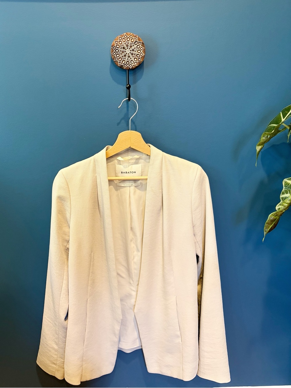 Aritzia Babaton Cream Open-Front Keith Blazer Jacket